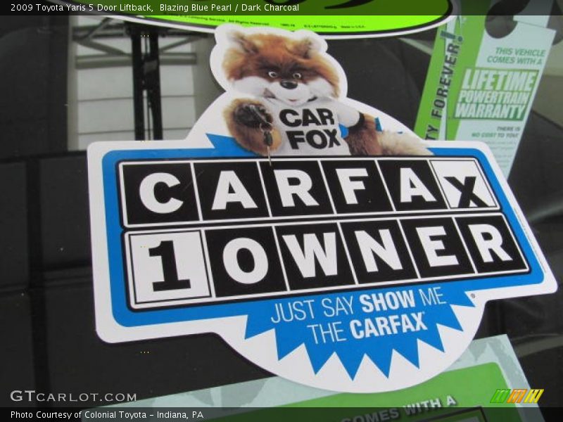 Blazing Blue Pearl / Dark Charcoal 2009 Toyota Yaris 5 Door Liftback