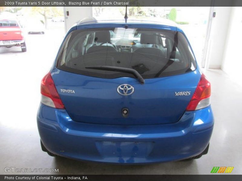 Blazing Blue Pearl / Dark Charcoal 2009 Toyota Yaris 5 Door Liftback