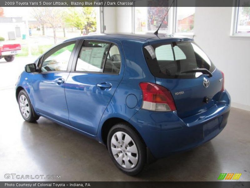 Blazing Blue Pearl / Dark Charcoal 2009 Toyota Yaris 5 Door Liftback