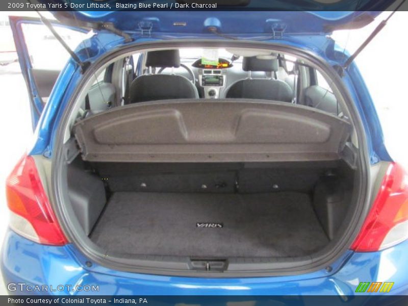 Blazing Blue Pearl / Dark Charcoal 2009 Toyota Yaris 5 Door Liftback