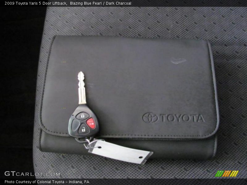Blazing Blue Pearl / Dark Charcoal 2009 Toyota Yaris 5 Door Liftback