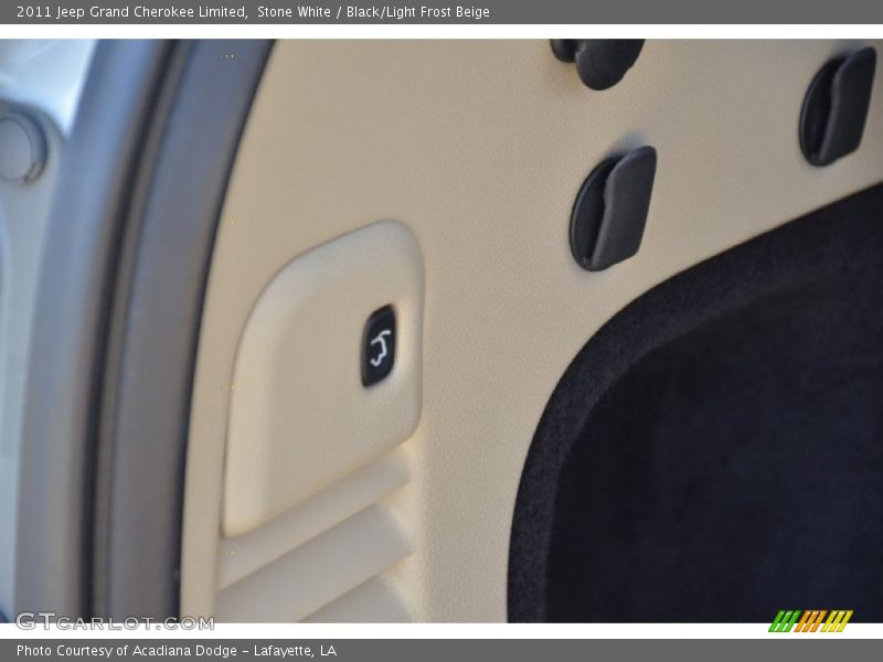 Stone White / Black/Light Frost Beige 2011 Jeep Grand Cherokee Limited