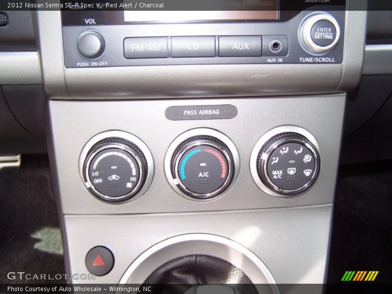 Controls of 2012 Sentra SE-R Spec V