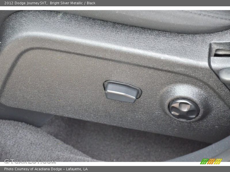 Bright Silver Metallic / Black 2012 Dodge Journey SXT