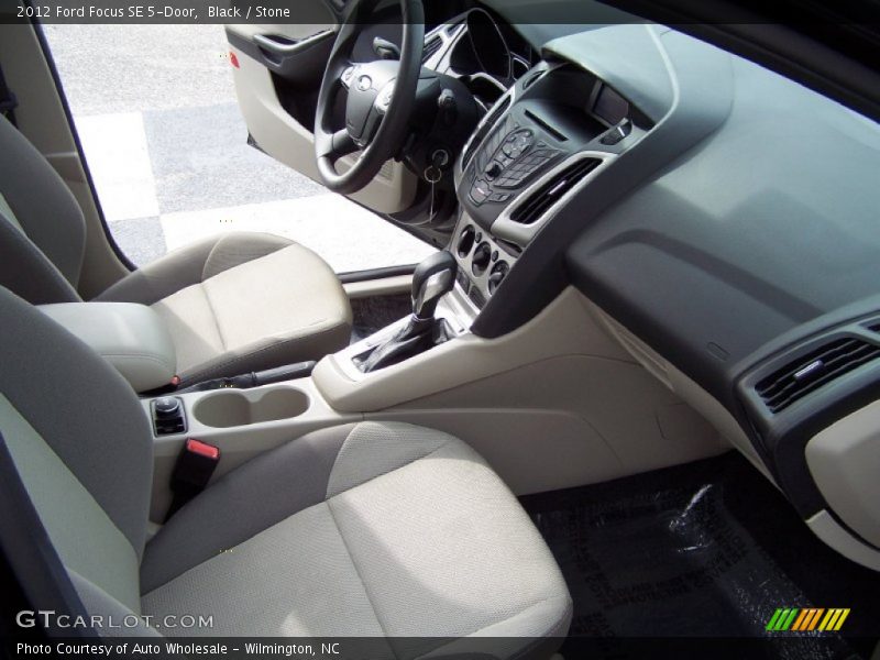 Black / Stone 2012 Ford Focus SE 5-Door