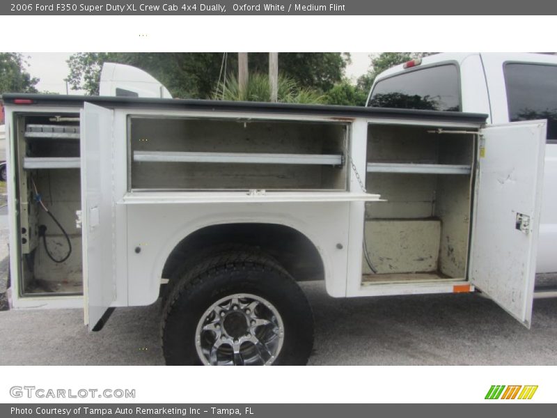 Oxford White / Medium Flint 2006 Ford F350 Super Duty XL Crew Cab 4x4 Dually