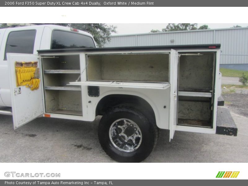 Oxford White / Medium Flint 2006 Ford F350 Super Duty XL Crew Cab 4x4 Dually