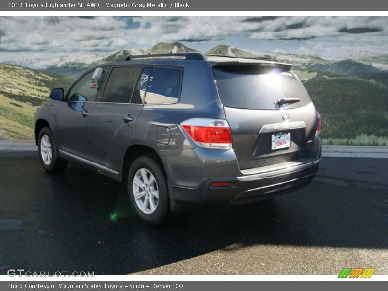 Magnetic Gray Metallic / Black 2013 Toyota Highlander SE 4WD