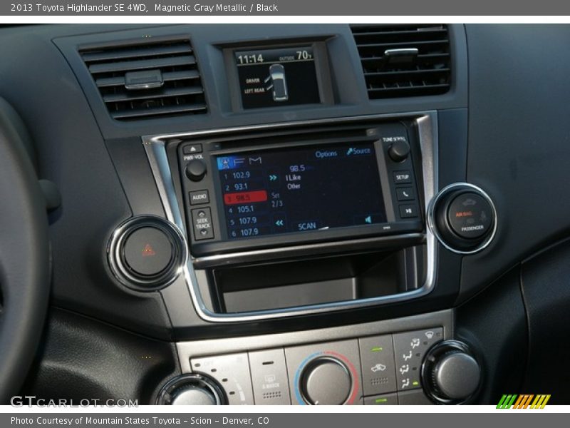 Magnetic Gray Metallic / Black 2013 Toyota Highlander SE 4WD