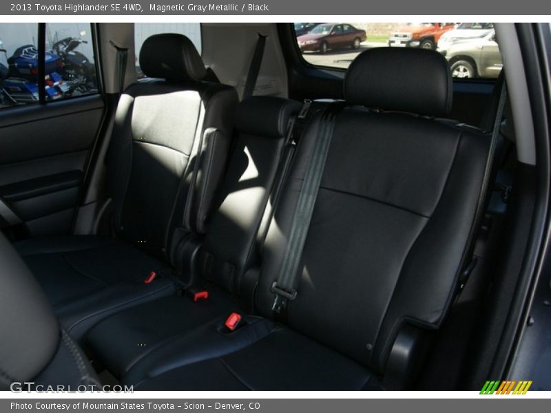 Magnetic Gray Metallic / Black 2013 Toyota Highlander SE 4WD
