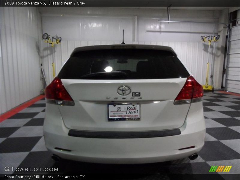 Blizzard Pearl / Gray 2009 Toyota Venza V6