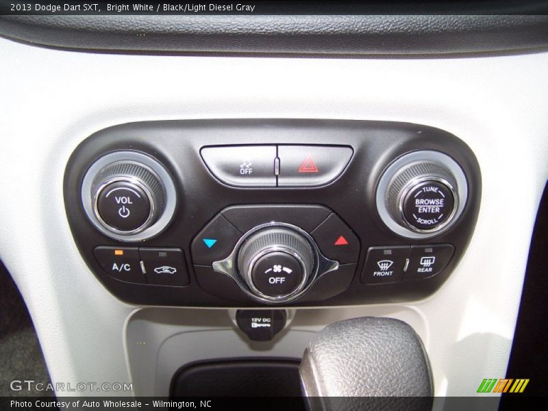 Bright White / Black/Light Diesel Gray 2013 Dodge Dart SXT