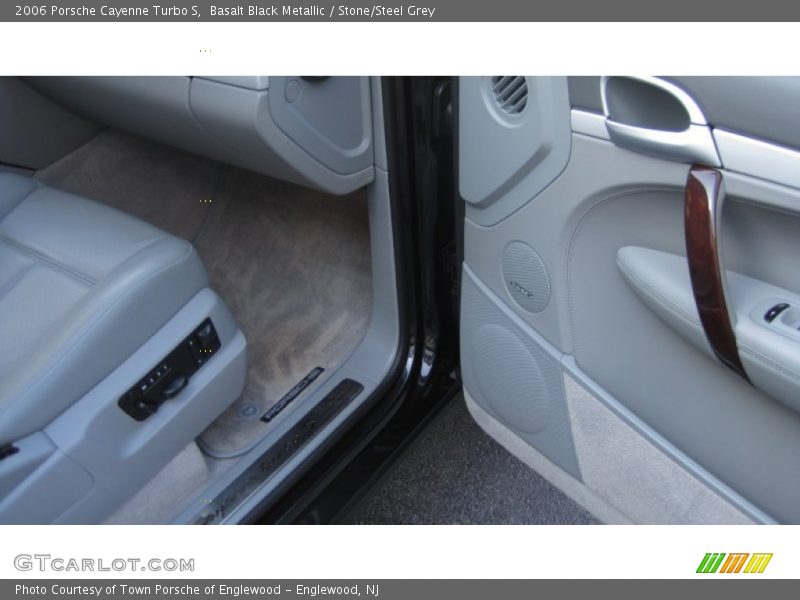 Basalt Black Metallic / Stone/Steel Grey 2006 Porsche Cayenne Turbo S