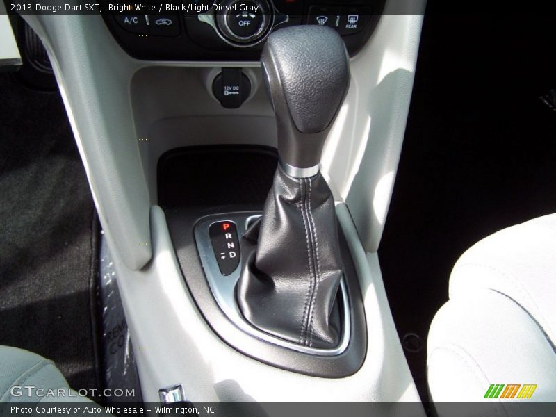 Bright White / Black/Light Diesel Gray 2013 Dodge Dart SXT
