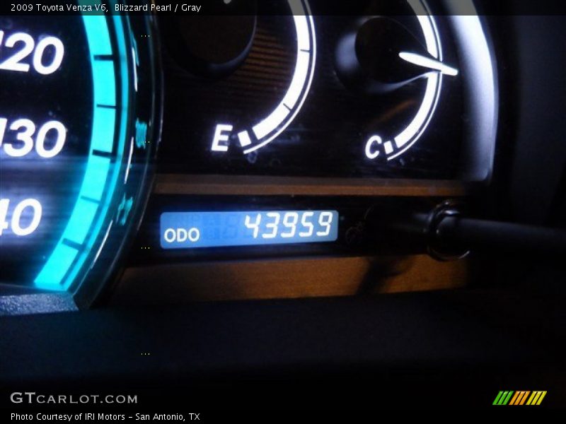 Blizzard Pearl / Gray 2009 Toyota Venza V6