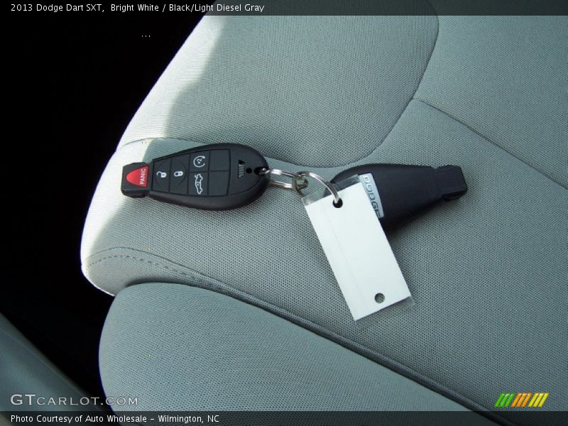 Bright White / Black/Light Diesel Gray 2013 Dodge Dart SXT