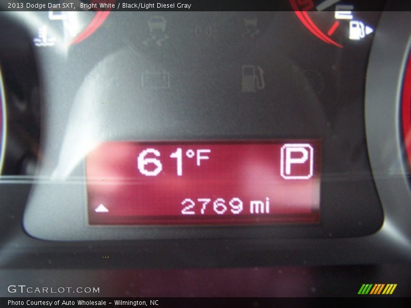 Bright White / Black/Light Diesel Gray 2013 Dodge Dart SXT