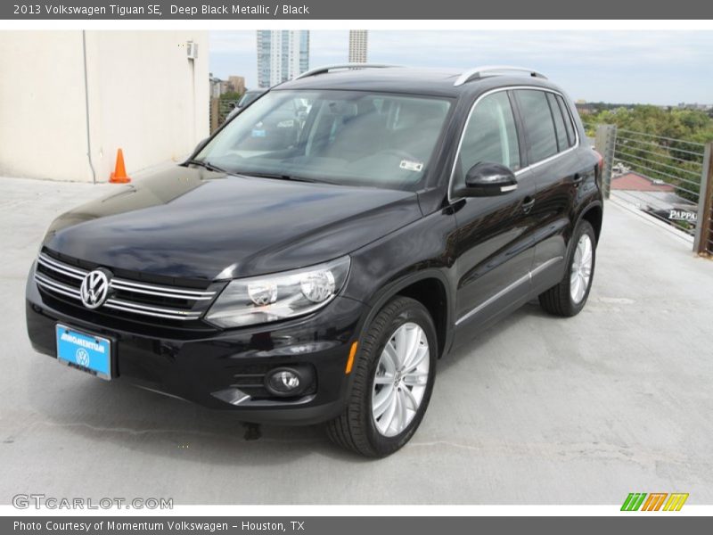 Deep Black Metallic / Black 2013 Volkswagen Tiguan SE
