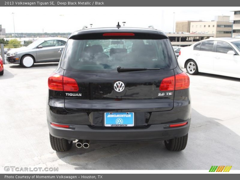 Deep Black Metallic / Black 2013 Volkswagen Tiguan SE