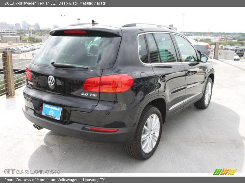 Deep Black Metallic / Black 2013 Volkswagen Tiguan SE