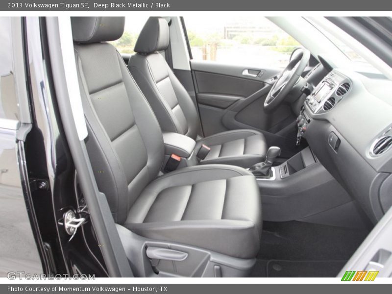 Deep Black Metallic / Black 2013 Volkswagen Tiguan SE