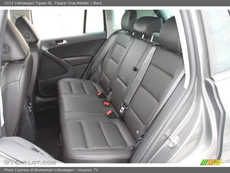 Pepper Gray Metallic / Black 2013 Volkswagen Tiguan SE