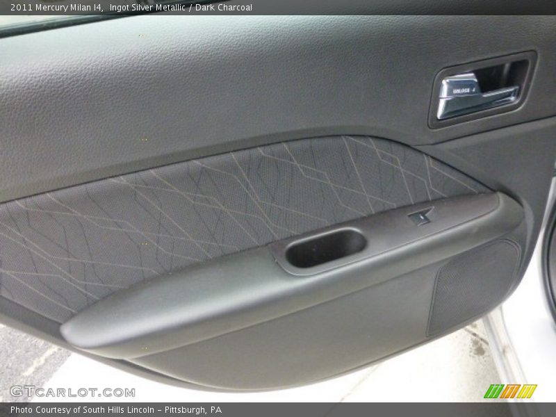 Door Panel of 2011 Milan I4