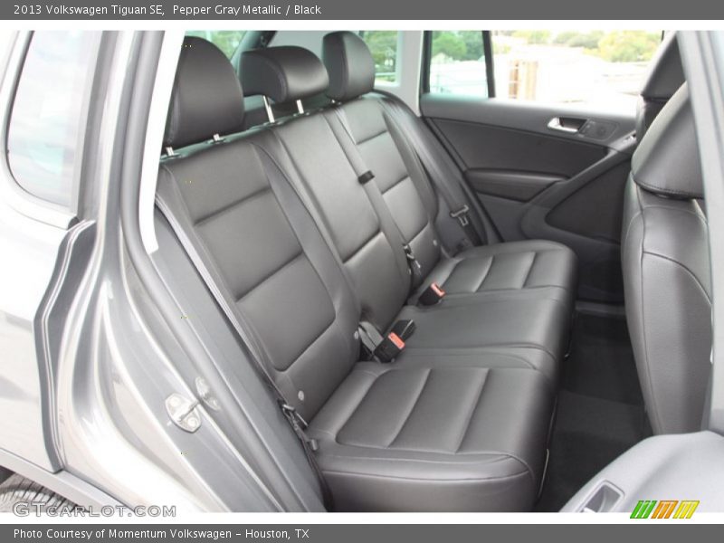 Pepper Gray Metallic / Black 2013 Volkswagen Tiguan SE