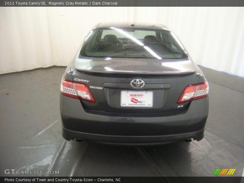 Magnetic Gray Metallic / Dark Charcoal 2011 Toyota Camry SE