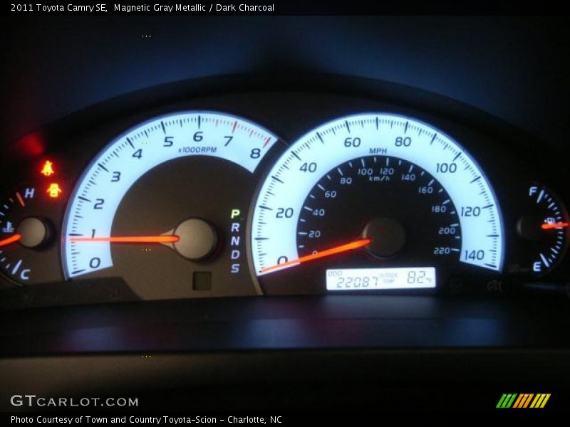 Magnetic Gray Metallic / Dark Charcoal 2011 Toyota Camry SE