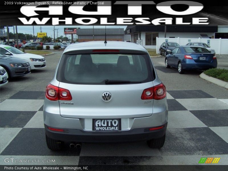 Reflex Silver Metallic / Charcoal 2009 Volkswagen Tiguan S