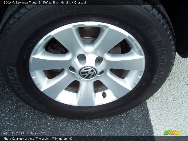 Reflex Silver Metallic / Charcoal 2009 Volkswagen Tiguan S