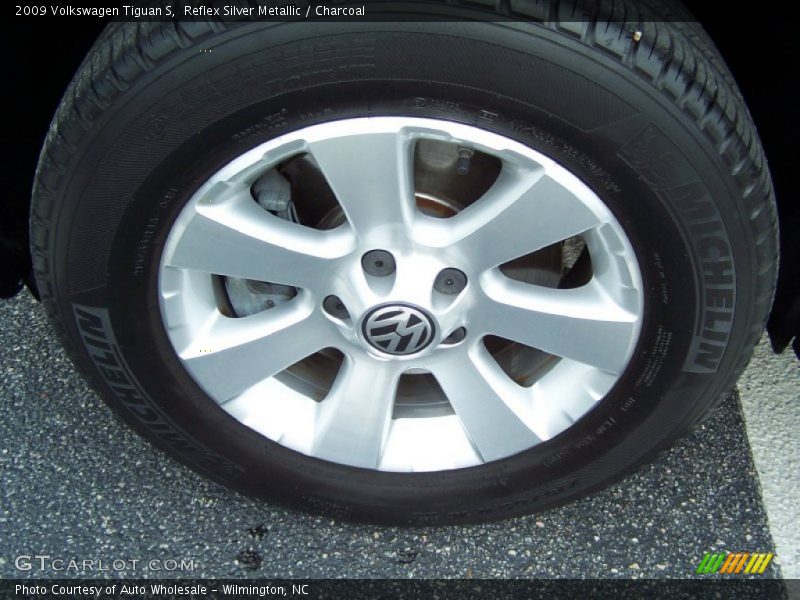 Reflex Silver Metallic / Charcoal 2009 Volkswagen Tiguan S