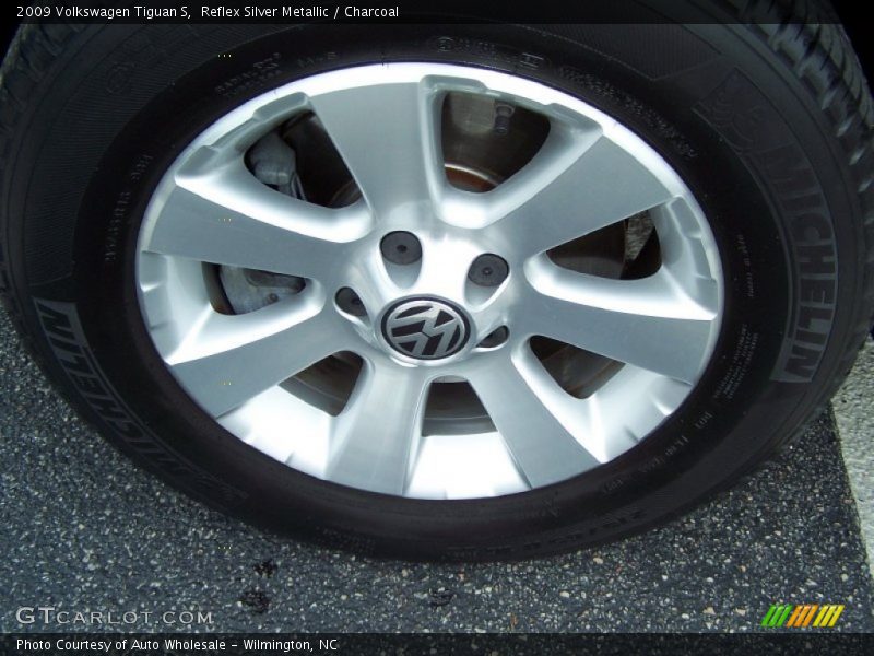 Reflex Silver Metallic / Charcoal 2009 Volkswagen Tiguan S