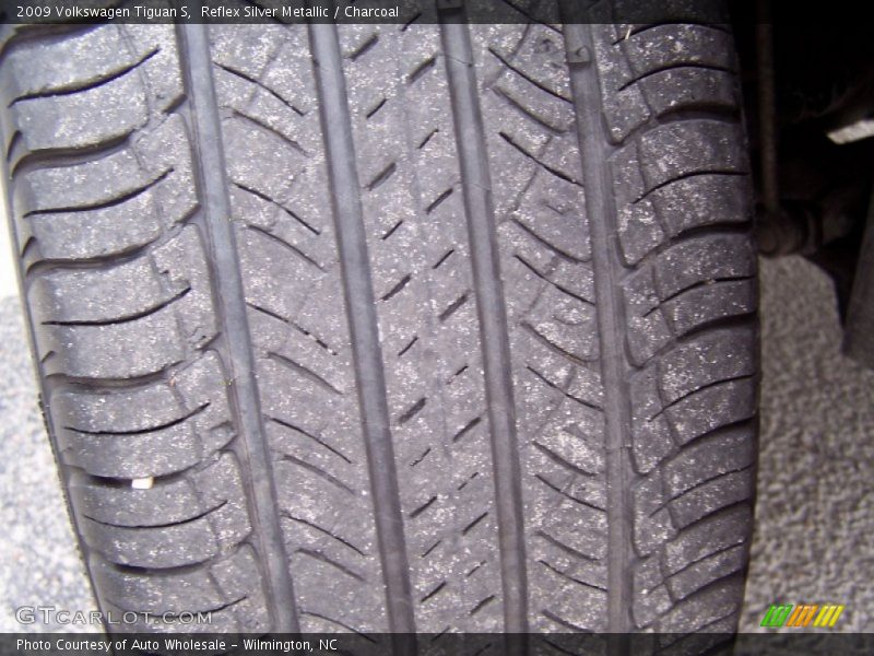 Reflex Silver Metallic / Charcoal 2009 Volkswagen Tiguan S