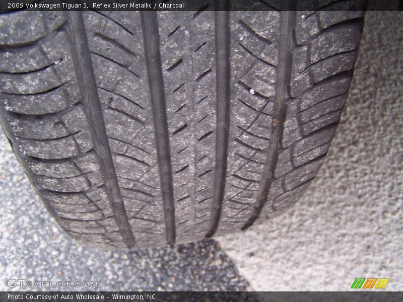 Reflex Silver Metallic / Charcoal 2009 Volkswagen Tiguan S