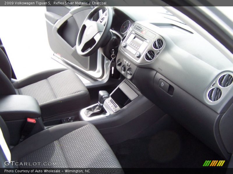 Reflex Silver Metallic / Charcoal 2009 Volkswagen Tiguan S