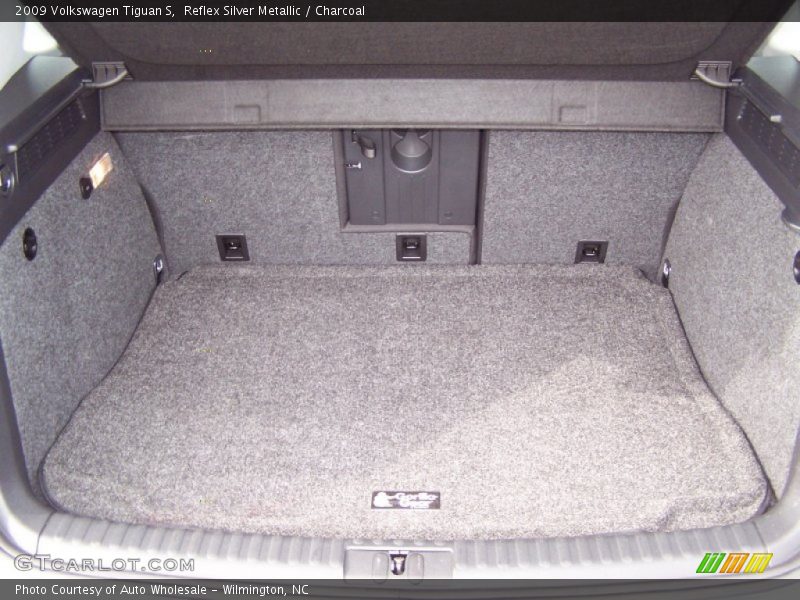 Reflex Silver Metallic / Charcoal 2009 Volkswagen Tiguan S