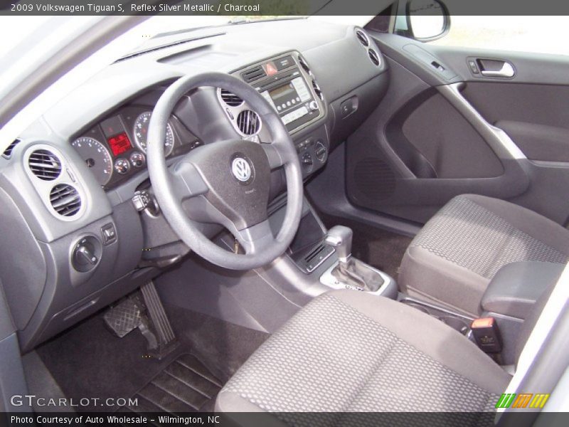 Reflex Silver Metallic / Charcoal 2009 Volkswagen Tiguan S