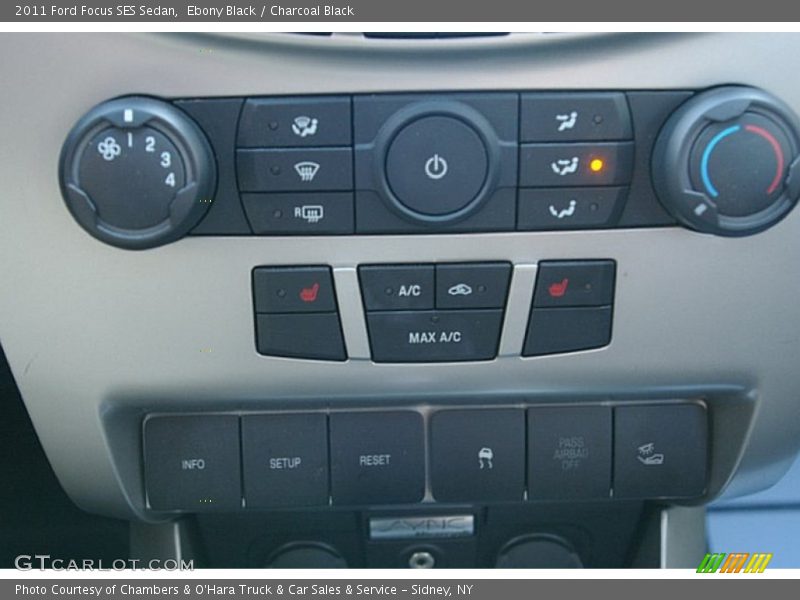 Controls of 2011 Focus SES Sedan