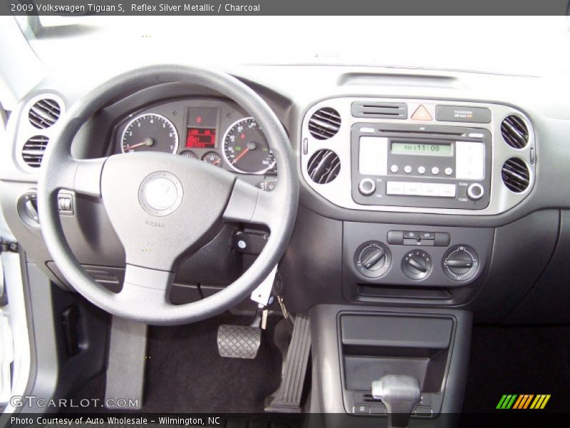 Reflex Silver Metallic / Charcoal 2009 Volkswagen Tiguan S