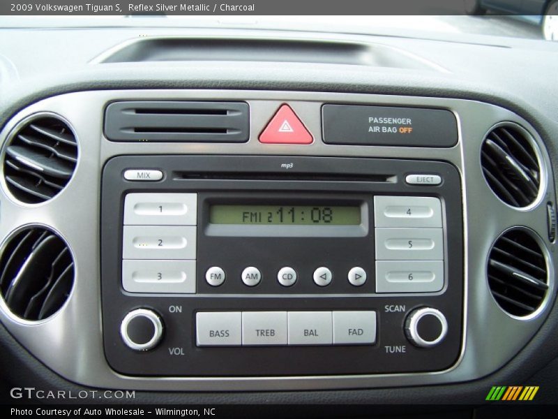 Reflex Silver Metallic / Charcoal 2009 Volkswagen Tiguan S