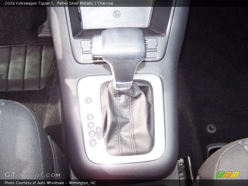Reflex Silver Metallic / Charcoal 2009 Volkswagen Tiguan S