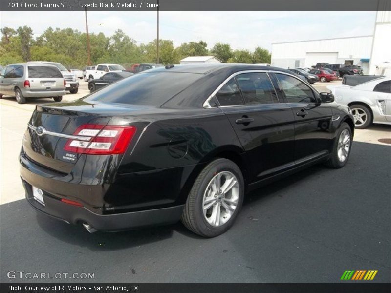 Tuxedo Black Metallic / Dune 2013 Ford Taurus SEL