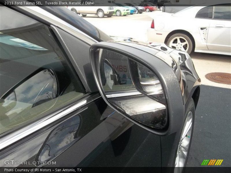 Tuxedo Black Metallic / Dune 2013 Ford Taurus SEL