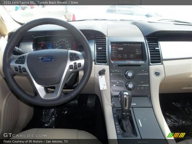 Tuxedo Black Metallic / Dune 2013 Ford Taurus SEL