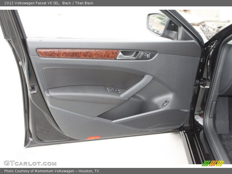 Black / Titan Black 2013 Volkswagen Passat V6 SEL
