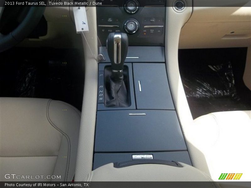 Tuxedo Black Metallic / Dune 2013 Ford Taurus SEL