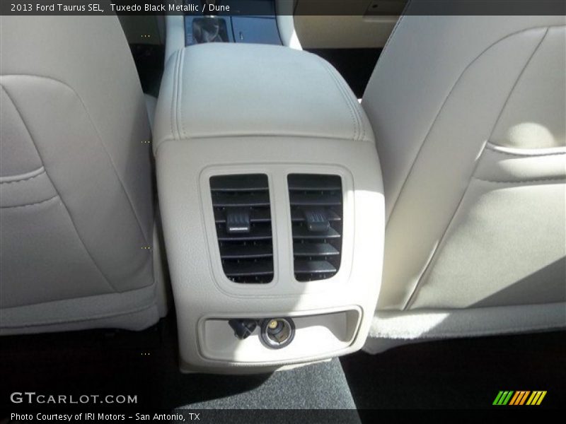 Tuxedo Black Metallic / Dune 2013 Ford Taurus SEL