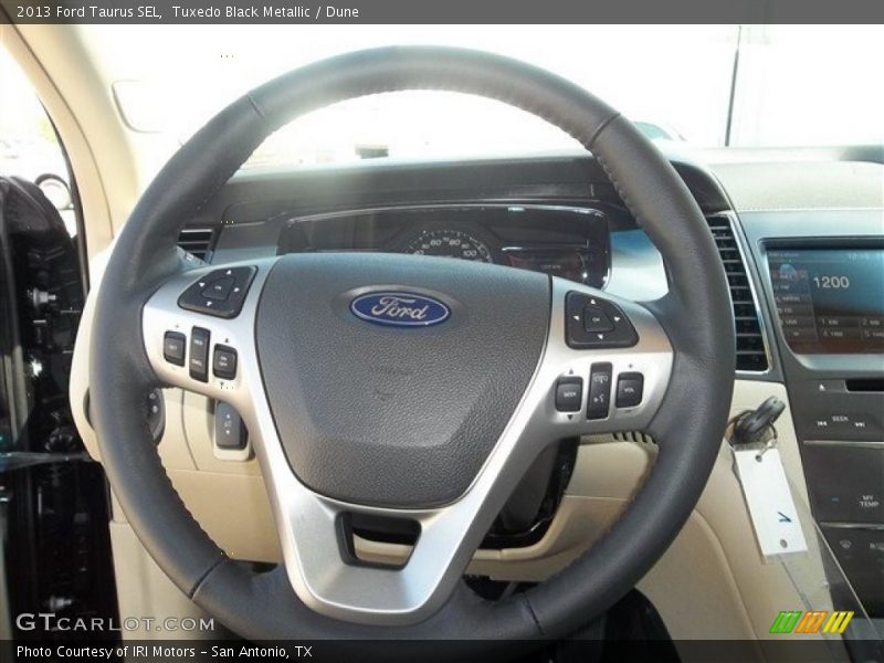 Tuxedo Black Metallic / Dune 2013 Ford Taurus SEL